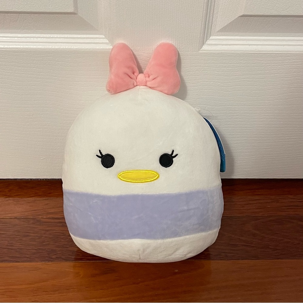 Disney Daisy Duck 8” Squishmallow